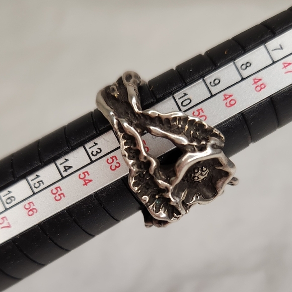 Large Silver Floral Statement Ring - Picture 6 of 10